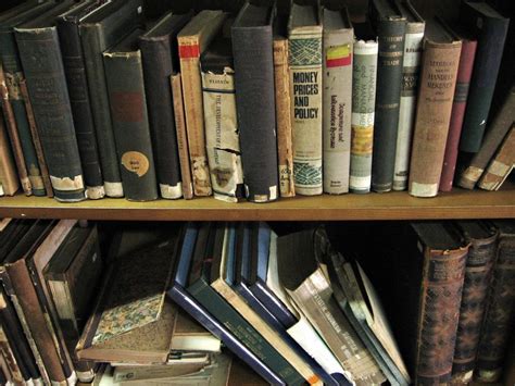 what do old books smell like, and how do they evoke a sense of nostalgia in our minds?